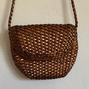 Bonavi handmade leather Elegant Brown Woven Women's Bag with gold sheen